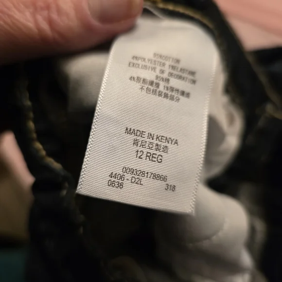 Levi's Girls Girlfriend Jeans Dark Wash Distressed. EUC Sz 12 27" Inseam. - Picture 3 of 10